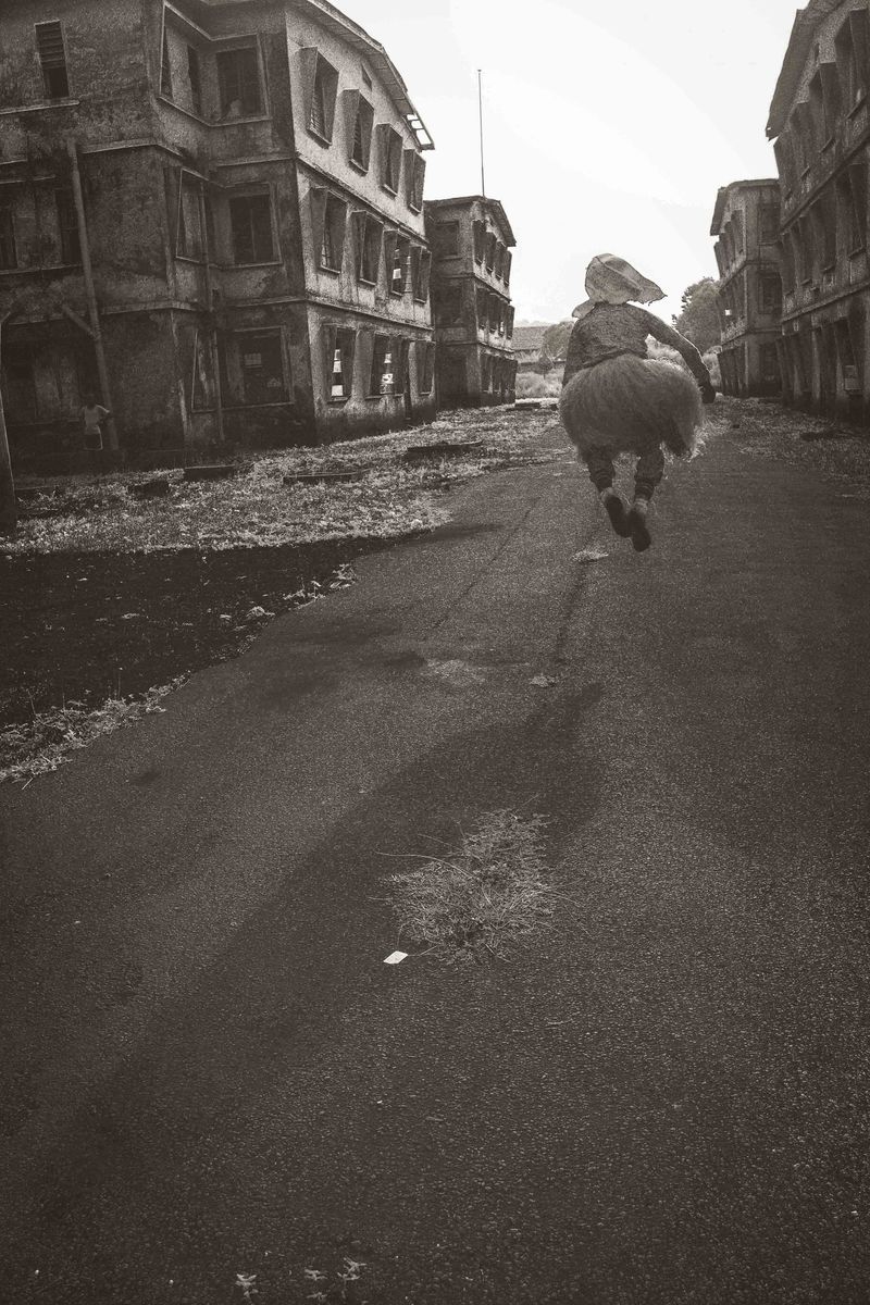 © neec nonso - Image from the bOys' fraternity photography project