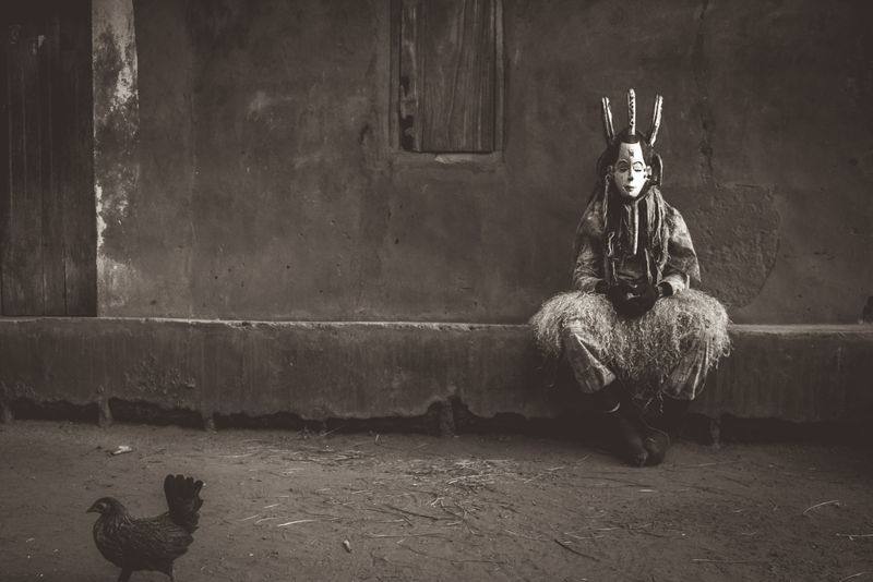 © neec nonso - Image from the bOys' fraternity photography project