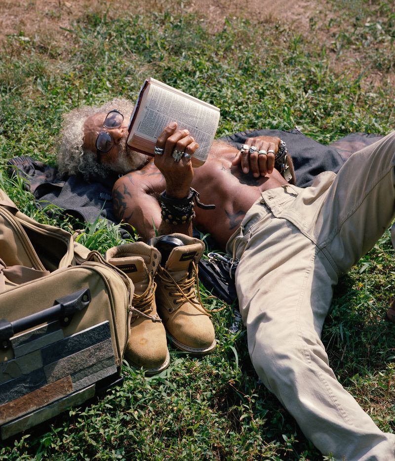 © Sebastian Ferruzo - Image from the [YHWH] and the Birds of Appetite photography project