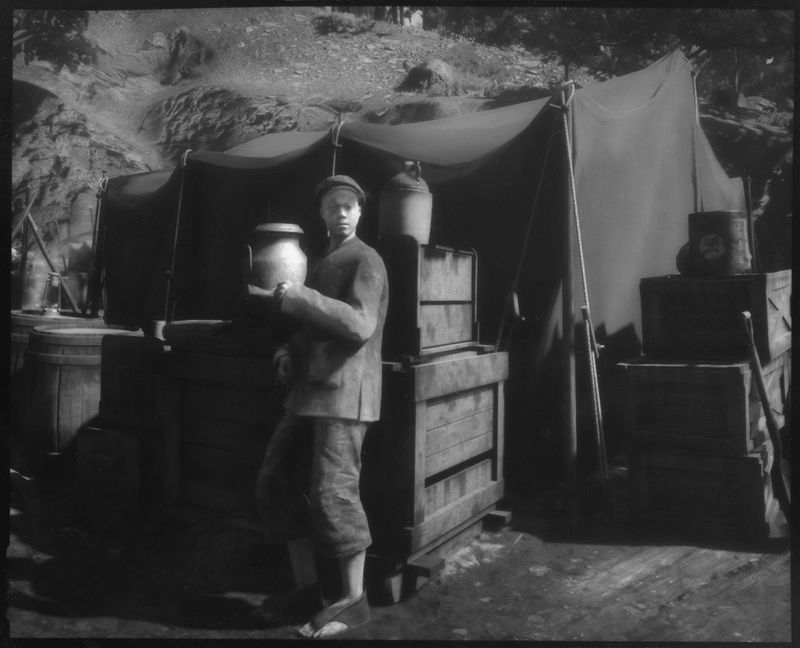 © Yuxiang Dong - Image from the Central Union Railroad & Saint Denis photography project