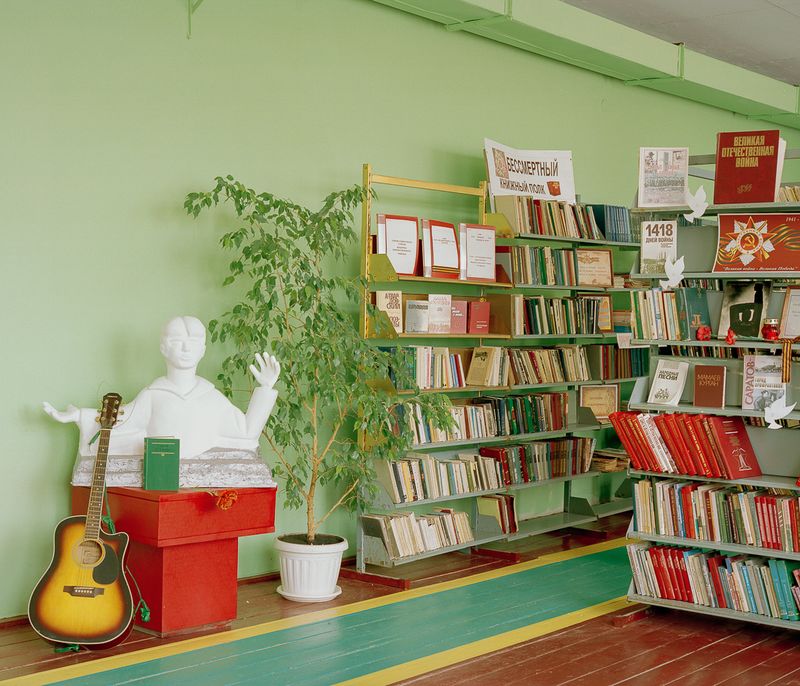 © Ksenia Inverse - Image from the Behind The Bookshelves photography project