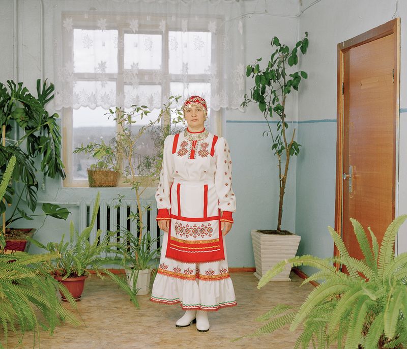 © Ksenia Inverse - Image from the Behind The Bookshelves photography project