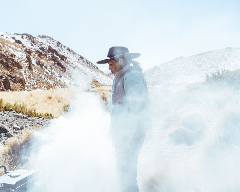 © Fernanda Soto Mastrantonio - Deysi in her home, working the fields.