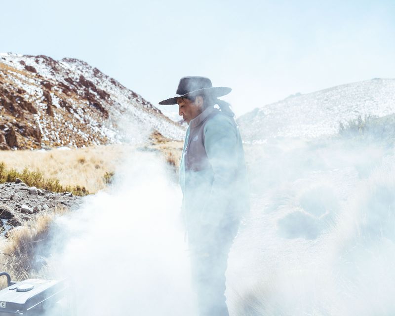 © Fernanda Soto Mastrantonio - Deysi in her home, working the fields.