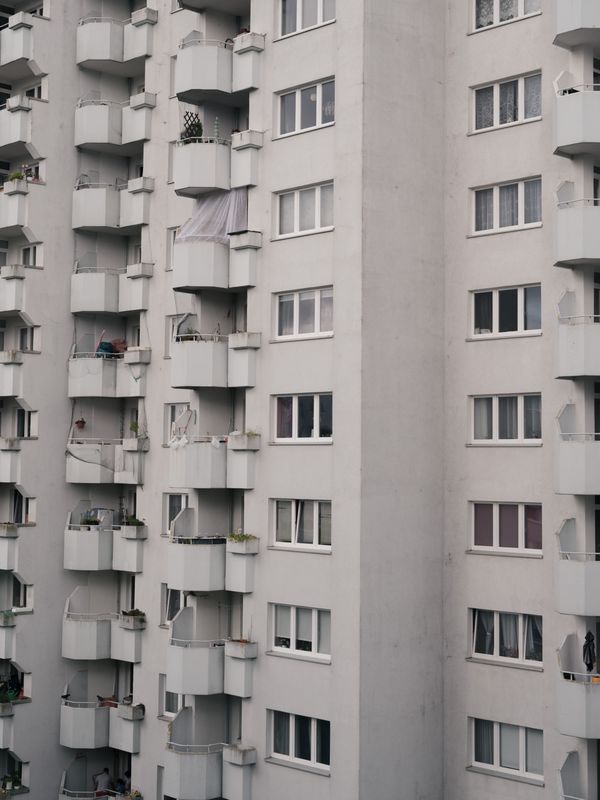 © Katharina Kemme - A view of Jaydon's old Neighborhood, the Lenzsiedlung in Hamburg.