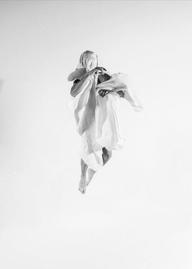 © Domonkos Varga - Levitation