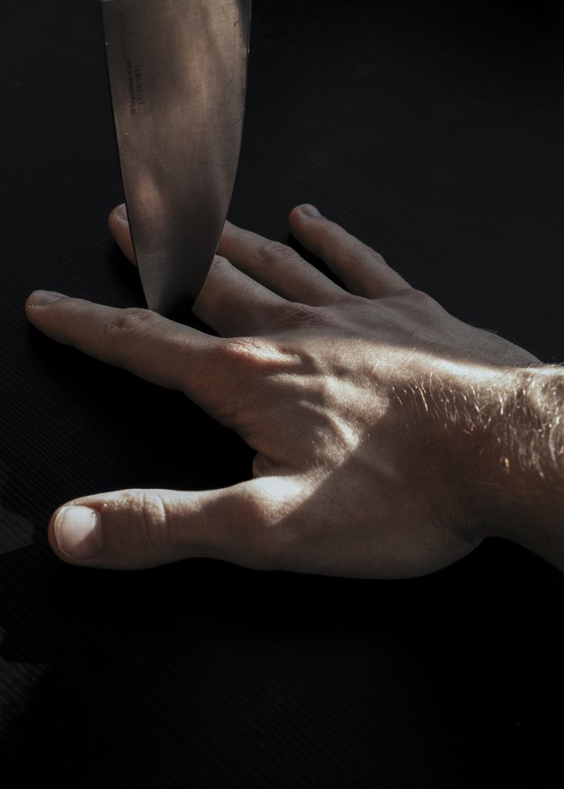 © Domonkos Varga - Hands 01