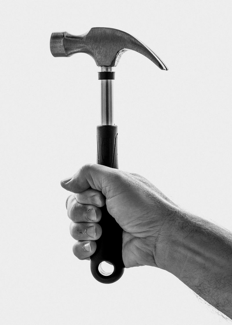 © Domonkos Varga - Hands 02