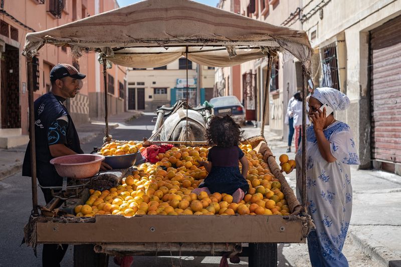 © Sina Opalka - Home shopping, buisness calls and baby sitting.