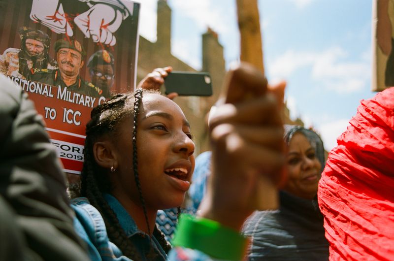 © Zora Kuettner - Girls of the revolution