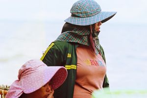 My mother ( ម្តាយ​ខ្ញុំ Mak KHNOM)