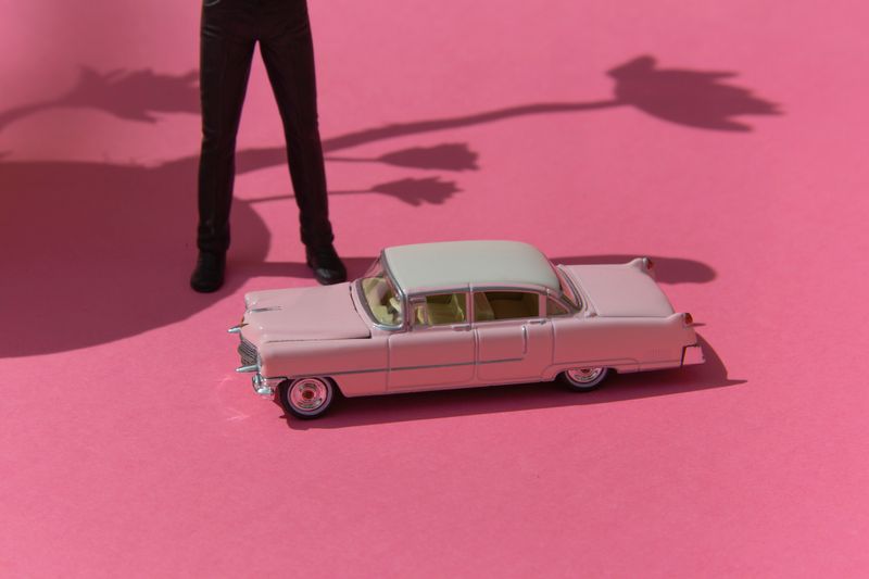 © Alvaro Deprit - Arthur is the only one who knows the cadillac paint formula, he named it “Elvis Rose.”