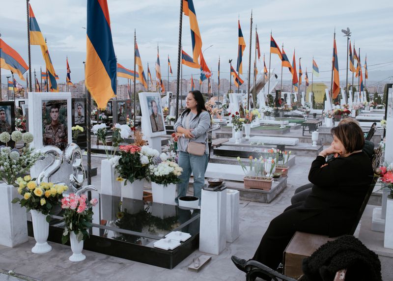 © Jana Islinger - Image from the It's my wound because it's pain for me photography project