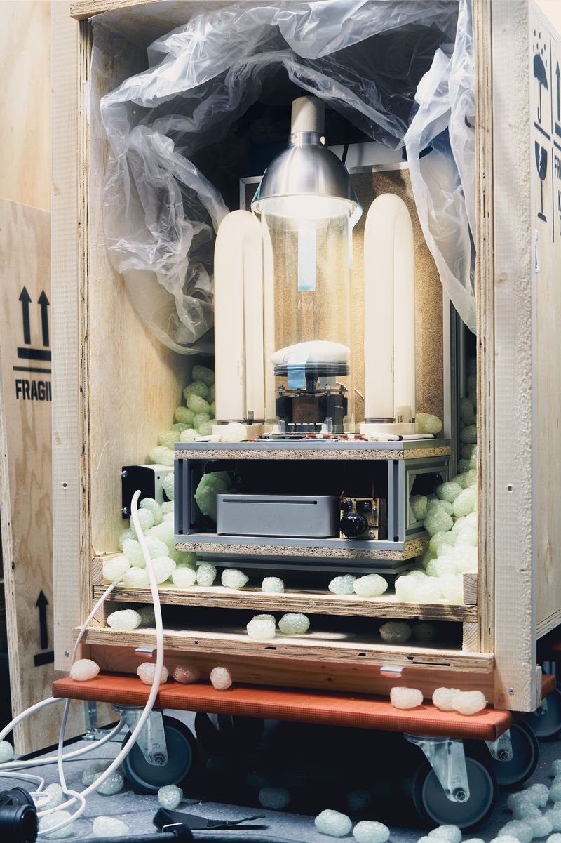 © Felix Schöppner - Image from the Handle with Care photography project