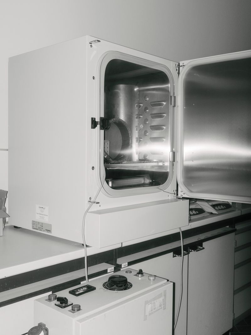 © Nick Somers - Incubation chamber with human cells under constant EMF exposure.