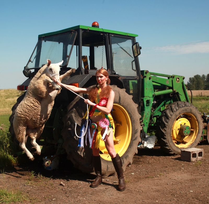 © vanessa fairfax-woods - Image from the Pretty Intelligent Girl photography project