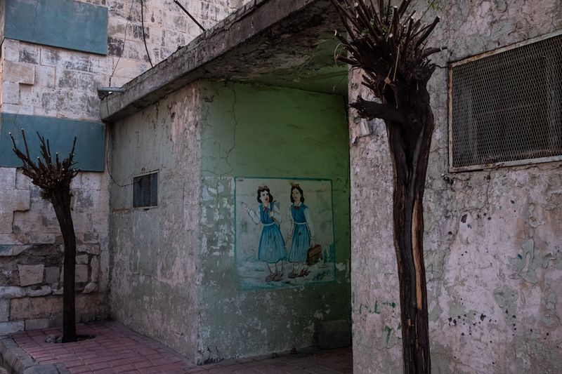 © Valentina Sinis - Image from the Broken Princess photography project