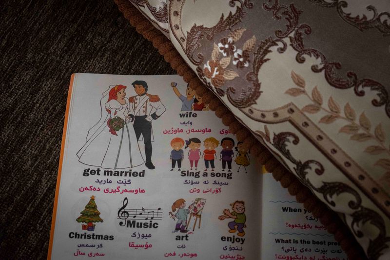 © Valentina Sinis - Image from the Broken Princess photography project