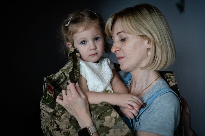 © Катя Москалюк - Image from the The Sense of Touch photography project