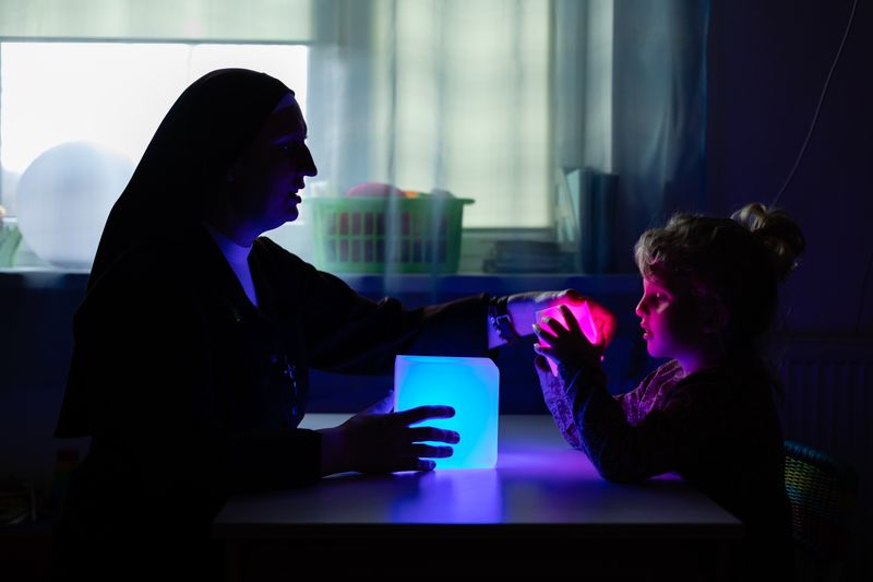 © Катя Москалюк - Image from the The Sense of Touch photography project