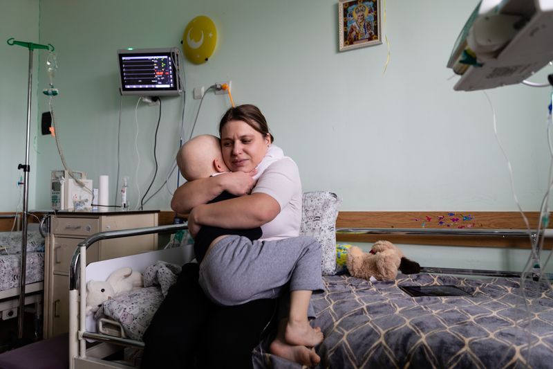 © Катя Москалюк - Image from the The Sense of Touch photography project