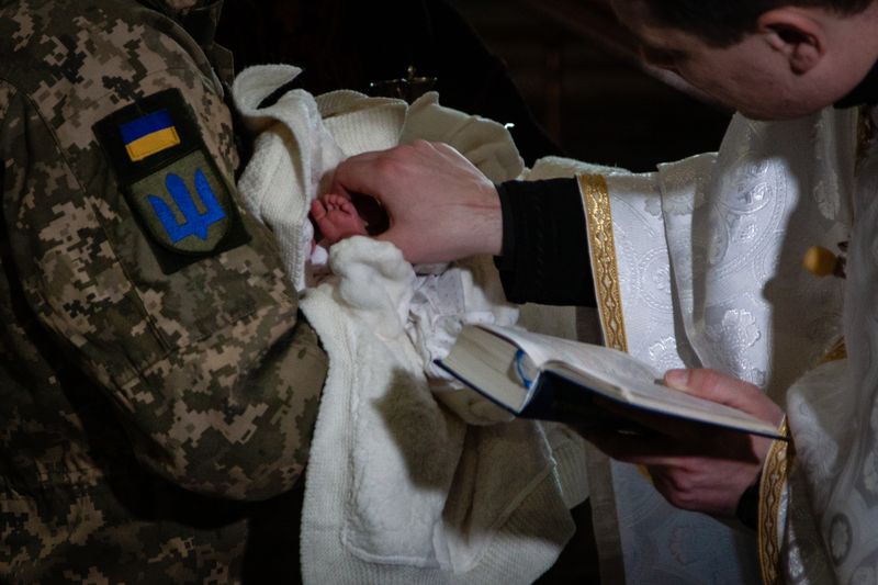 © Катя Москалюк - Image from the The Sense of Touch photography project