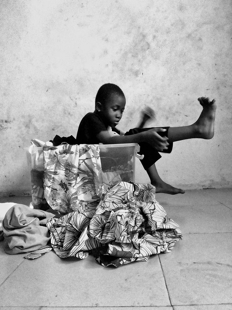 © dolaowara - Image from the Laundry, Labour & Play photography project