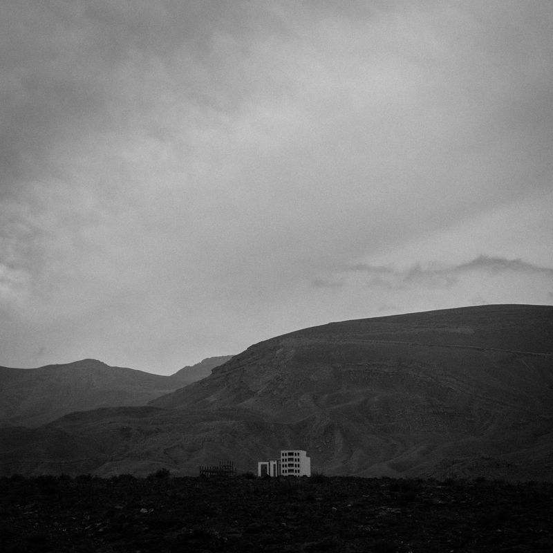 © Mohammad Oladivatan - Image from the What Remains Unseen photography project