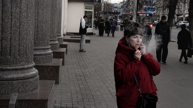 © Iris Maynard - Image from the Smoking time photography project
