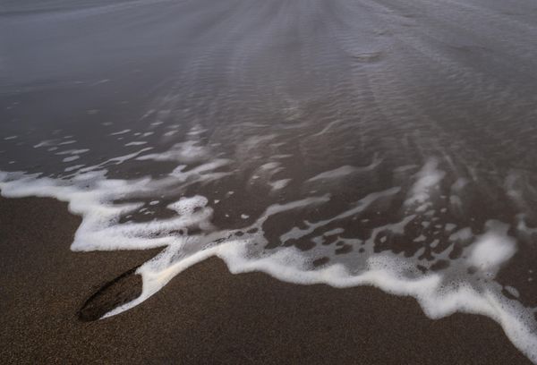 © Yongwook Lee - Surrendered to the quiet pull of the wave