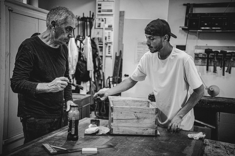 © Luca Mazzara - Knowledge passes from hand to hand.