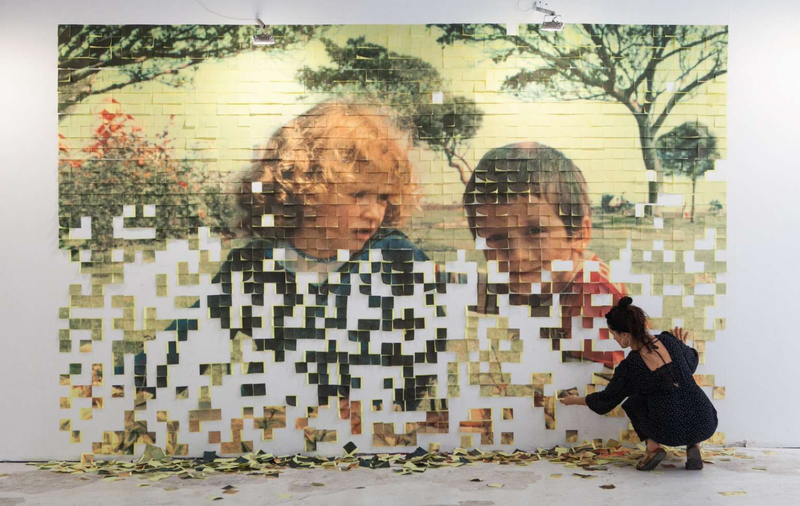 © Constanza - "Siblings". 4,8 x 2,7 mts. General View. Experimental Photo Festival, Barcelona.