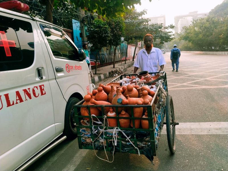 © Ferdousi Jaman - Carrying the Day / Dhaka, Bangladesh / 2025