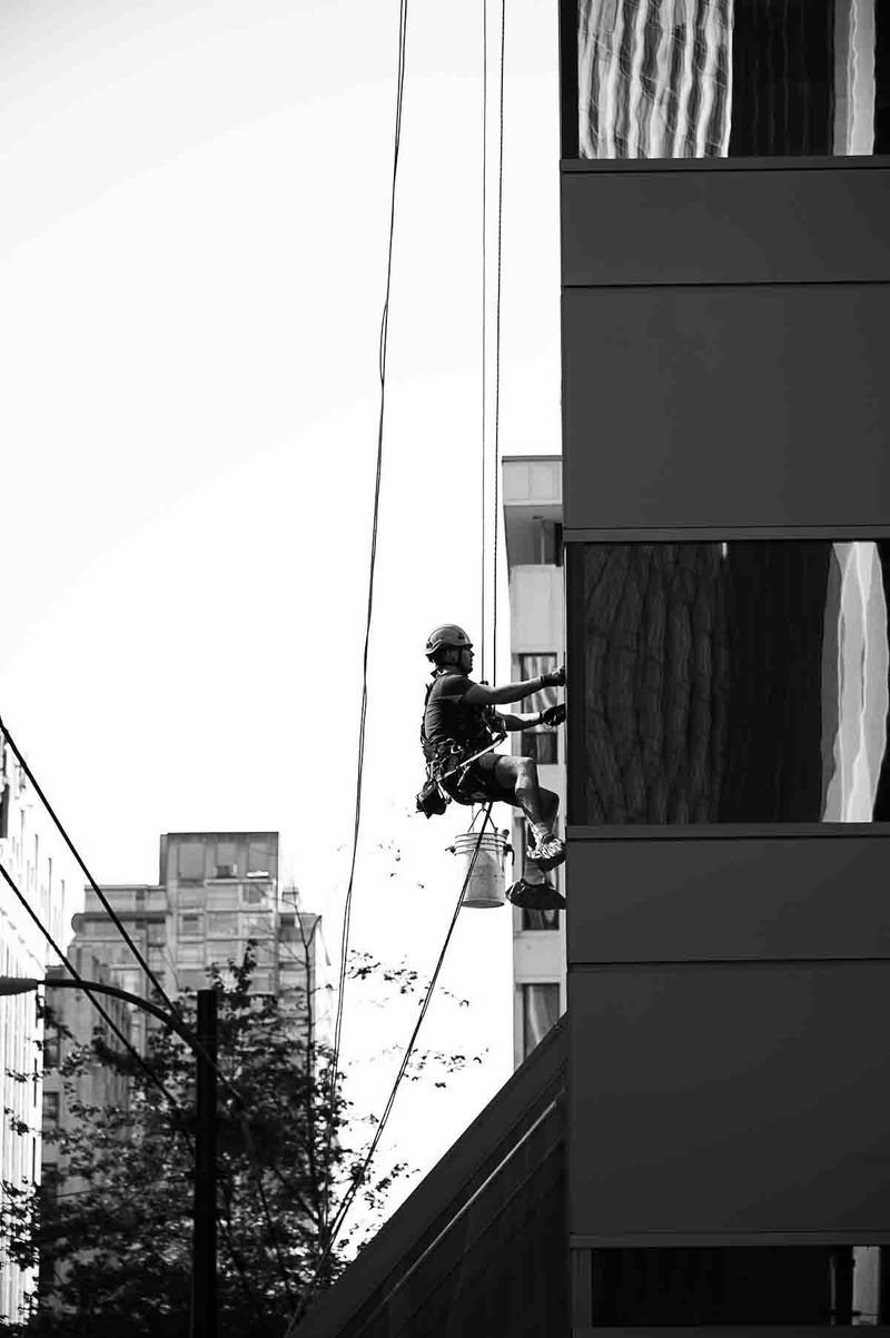 © Alan Ibasco - Image from the Sulyap - YVR: Between the City and Street photography project