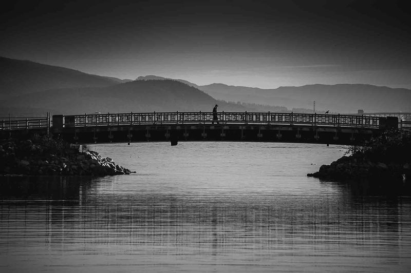 © Alan Ibasco - Image from the Sulyap - YVR: Between the City and Street photography project