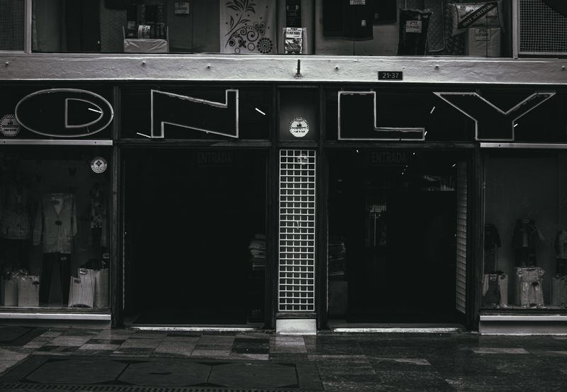 © juanserna.ph - Image from the LA CIUDAD DESPIADADA photography project