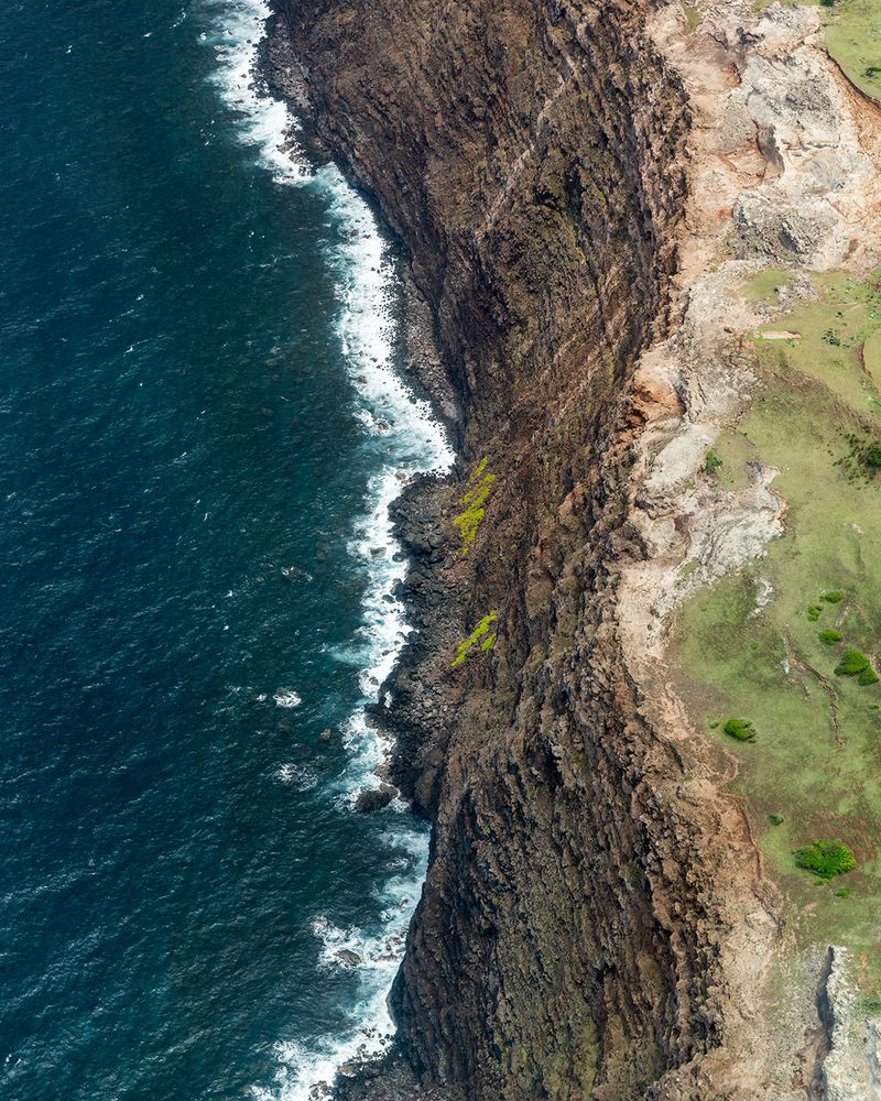 © Shannon Benine - The Pali (Sea Cliffs), 2018, 40 x 32 inches, archival inkjet print