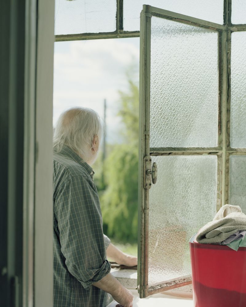 © Jacopo Locarno - Image from the Ov'era photography project