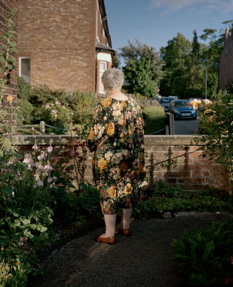 © Thea - Mary in her garden.