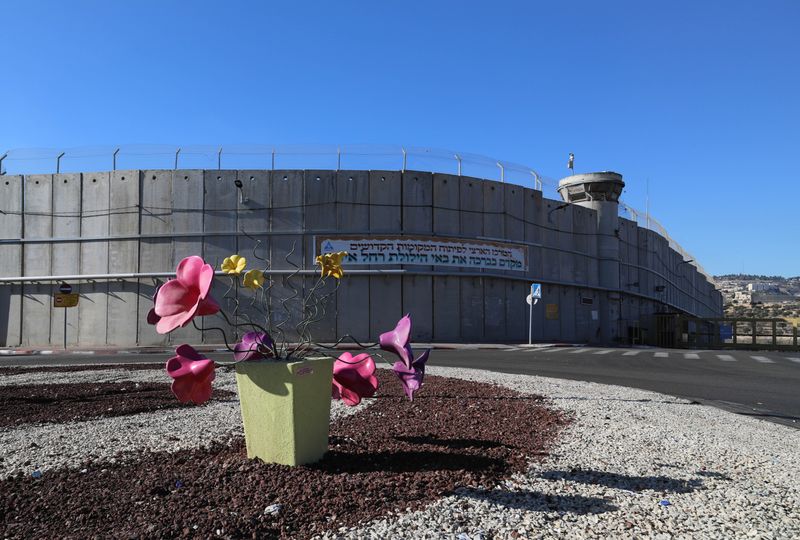 © Ursula Mindermann - Image from the The Wall - More than 650 miles violation of international laws photography project