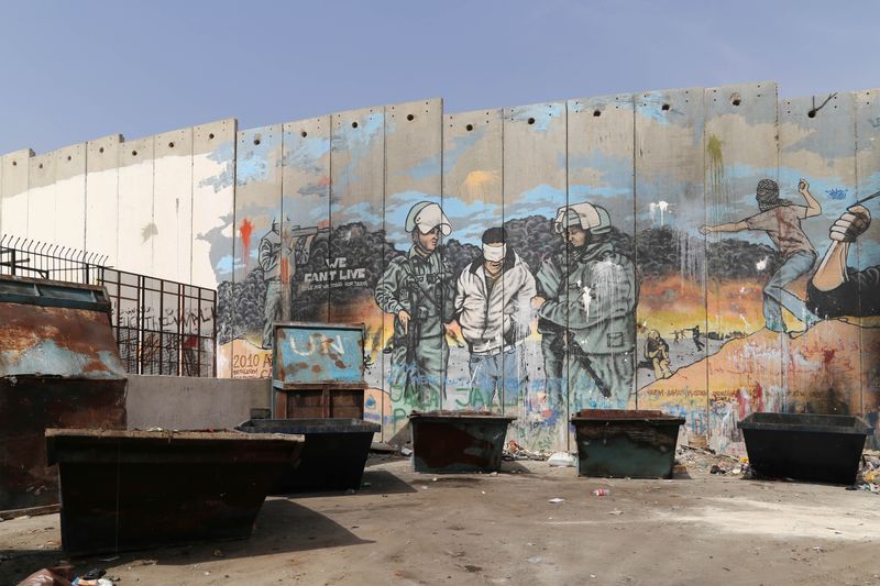 © Ursula Mindermann - Image from the The Wall - More than 650 miles violation of international laws photography project