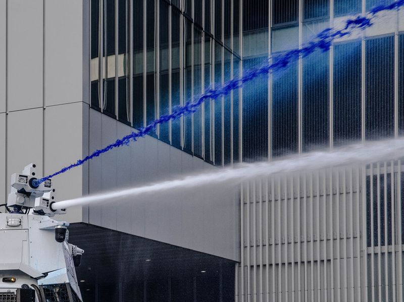 © Thaddé Comar - The Water Dance 2 (Popular nickname for water cannon. )