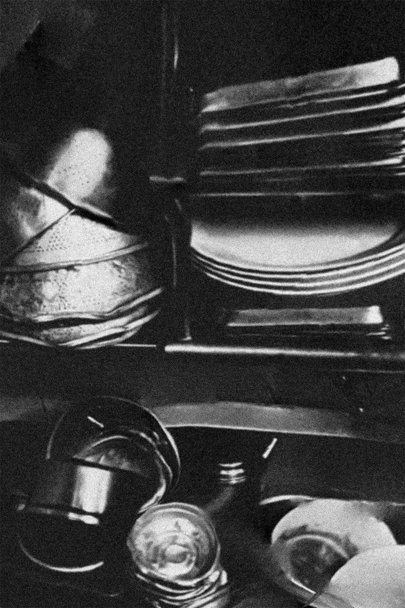 © Gene Chen - I happened to see the back kitchen of a restaurant on the street, located in the basement.