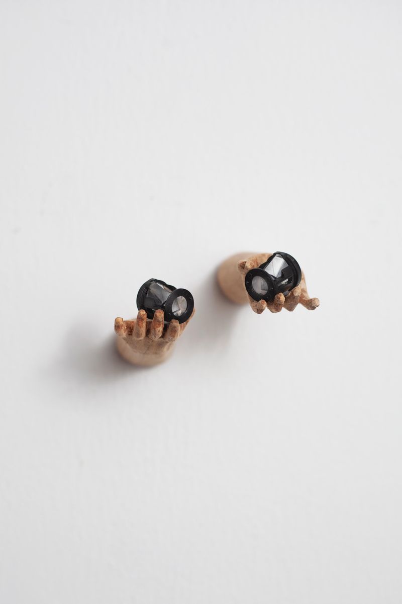 © CLARA DE TEZANOS - Bird Scandal in the Garden, Objets trouvés