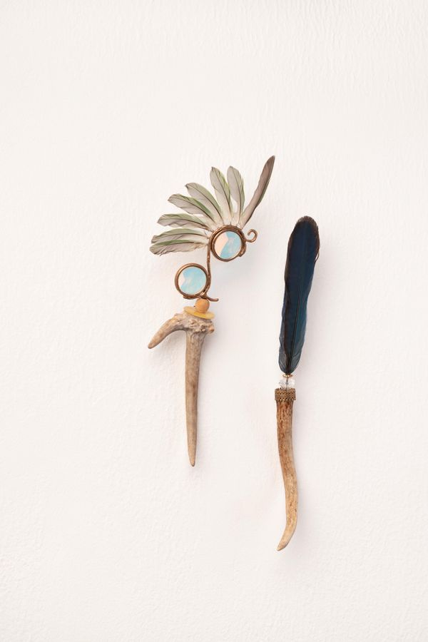 © CLARA DE TEZANOS - Bird Scandal in the garden, Objets trouvés