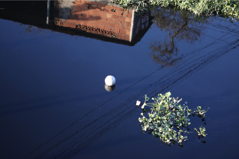 © Adriane de Souza - Image from the Duque de Caxias photography project