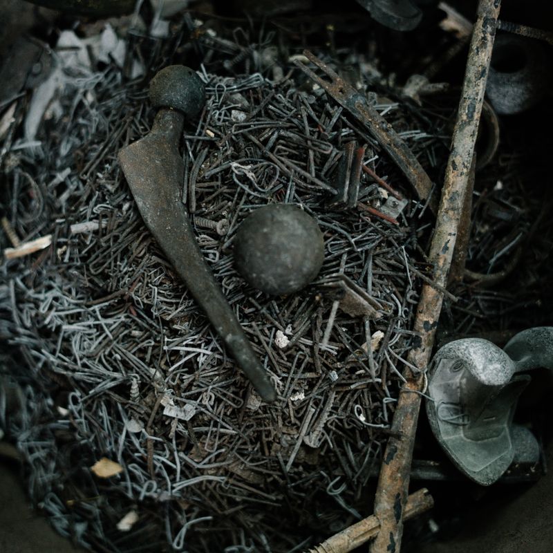 © Bárbara Monteiro - What is left from the cremation (nails and prosthetics)