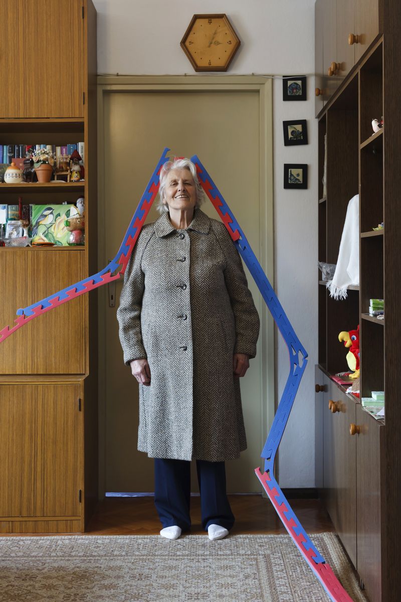 © Lucija Rosc - A picture of my grandma balancing a tatami chain.