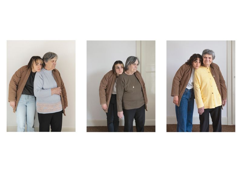 © Lisa Bertoldi - ©LisaBertoldi - Attachées ensemble, (rosso di sera, bel tempo si spera), from Tenersi stretto, 2022-2023-2024