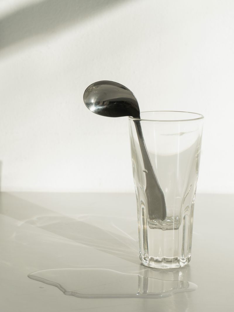 © Lisa Bertoldi - ©LisaBertoldi - Petite cuillère, (rosso di sera, bel tempo si spera), from Tenersi stretto, 2022